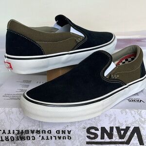Vans WMNS Skate Slip-On
Black Olive
VN0A5FCAB1V
Sneakers